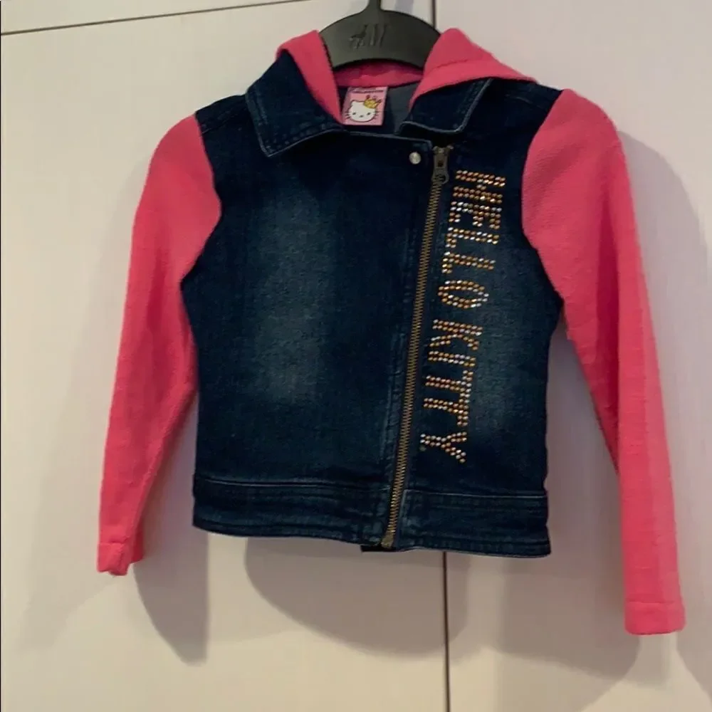 💕1 hr sale💕Hello Kitty jean jacket